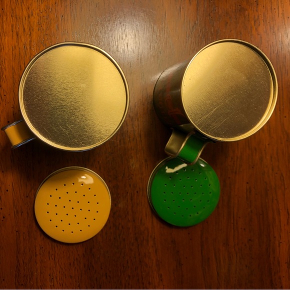 Vintage Salt & Pepper Shaker Set Range Top Style Jumbo Size W/ Easy Grip Handles - Picture 9 of 12